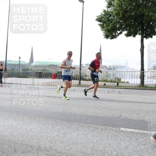 29.06.2025 - hella hamburg halbmarathon Lena Gebhardt http://msf.ph/oto/8284982 29.06.2025 10:35:33 Lombardsbrücke 4333, 6746, 18269, 71, 1108, 1336, 1497, 1717, 1730, 1786, 1821, 2001, 2198, 2352, 2376, 2425, 2751, 2787, 2811, 3243, 3828, 3958, 4333, 4564, 4703, 4704, 4902, 4965, 5027, 5147, 5240, 5531, 5793, 6021, 6029, 6189, 6365, 6381, 6471, 6746, 6803, 6859, 6867, 7267, 7304, 7382, 7927, 8249, 8296, 8333, 8567, 9342, 9470, 9803, 9806, 9819, 10393, 10531, 10565, 10652, 11233, 11320, 11359, 11565, 11838, 11839, 11886, 12026, 12062, 12326, 12408 meine-sportfotos.de