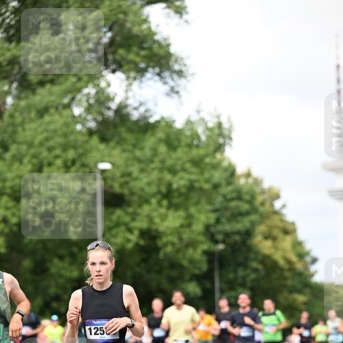 29.06.2025 - hella hamburg halbmarathon Dr. Thomas Lammeyer http://msf.ph/oto/8284996 29.06.2025 10:37:02 Kennedybrücke 1237, 1647, 1732, 1879, 2059, 2384, 2959, 3221, 3391, 3422, 3653, 3660, 3670, 3708, 3753, 4030, 4096, 4555, 5110, 5156, 5581, 6861, 7135, 7531, 7749, 7750, 8170, 8595, 8839, 9034, 9289, 9471, 9542, 9768, 9780, 9812, 10002, 10203, 10770, 11076 meine-sportfotos.de