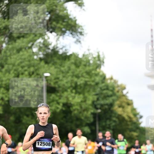 29.06.2025 - hella hamburg halbmarathon Dr. Thomas Lammeyer http://msf.ph/oto/8285014 29.06.2025 10:37:02 Kennedybrücke 1237, 1647, 1732, 1879, 2059, 2384, 2959, 3221, 3391, 3422, 3653, 3660, 3670, 3708, 3753, 4030, 4096, 4555, 5110, 5156, 5581, 6861, 7135, 7531, 7749, 7750, 8170, 8595, 8839, 9034, 9289, 9471, 9542, 9768, 9780, 9812, 10002, 10203, 10770, 11076 meine-sportfotos.de