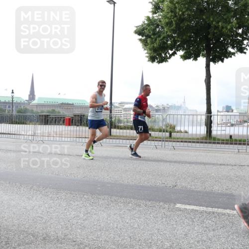 29.06.2025 - hella hamburg halbmarathon Lena Gebhardt http://msf.ph/oto/8285018 29.06.2025 10:35:33 Lombardsbrücke 433, 6746, 71, 1108, 1336, 1497, 1717, 1730, 1786, 1821, 2001, 2198, 2352, 2376, 2425, 2751, 2787, 2811, 3243, 3828, 3958, 4333, 4564, 4703, 4704, 4902, 4965, 5027, 5147, 5240, 5531, 5793, 6021, 6029, 6189, 6365, 6381, 6471, 6746, 6803, 6859, 6867, 7267, 7304, 7382, 7927, 8249, 8296, 8333, 8567, 9342, 9470, 9803, 9806, 9819, 10393, 10531, 10565, 10652, 11233, 11320, 11359, 11565, 11838, 11839, 11886, 12026, 12062, 12326, 12408 meine-sportfotos.de
