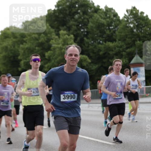 29.06.2025 - hella hamburg halbmarathon Jannik Wohlers http://msf.ph/oto/8285051 29.06.2025 10:35:32 Lombardsbrücke 1036, 1108, 1183, 1336, 1775, 2352, 2520, 2811, 2827, 3401, 3598, 3990, 4326, 4413, 4798, 6021, 6184, 6845, 7304, 8333, 8356, 8947, 9432, 9744, 9819, 10047, 10119, 10567, 11187, 11198, 11979, 12097, 12342, 12408, 12430, 12869, 13318, 13492, 13602, 14134, 14189, 14955, 15248, 15281, 15612, 15827, 15830, 16487, 16570, 16571, 17635, 17817, 18541, 18570, 18688 meine-sportfotos.de