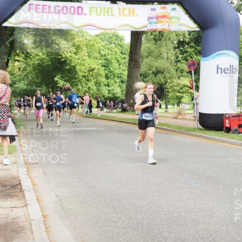 29.06.2025 - hella hamburg halbmarathon MichiJ http://msf.ph/oto/8285069 29.06.2025 10:58:43 Zwischen KM18-KM19 3939, 6742, 7302, 7873, 8051, 9657, 12417, 15048, 16473, 19248 meine-sportfotos.de