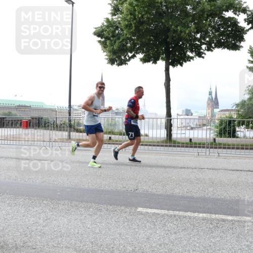 29.06.2025 - hella hamburg halbmarathon Lena Gebhardt http://msf.ph/oto/8285074 29.06.2025 10:35:33 Lombardsbrücke 18269, 1108, 1336, 1497, 1717, 1730, 1786, 1821, 2001, 2198, 2352, 2376, 2425, 2751, 2787, 2811, 3243, 3828, 3958, 4333, 4564, 4703, 4704, 4902, 4965, 5027, 5147, 5240, 5531, 5793, 6021, 6029, 6189, 6365, 6381, 6471, 6746, 6803, 6859, 6867, 7267, 7304, 7382, 7927, 8249, 8296, 8333, 8567, 9342, 9470, 9803, 9806, 9819, 10393, 10531, 10565, 10652, 11233, 11320, 11359, 11565, 11838, 11839, 11886, 12026, 12062, 12326, 12408 meine-sportfotos.de
