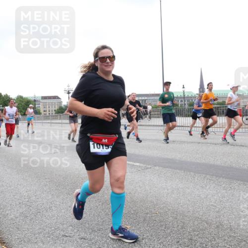 29.06.2025 - hella hamburg halbmarathon Lena Gebhardt http://msf.ph/oto/8285079 29.06.2025 10:46:35 Lombardsbrücke 1363, 1371, 1375, 1429, 1465, 1532, 1608, 1720, 1837, 1999, 2162, 2320, 2423, 2500, 2697, 2813, 2951, 3277, 3406, 3407, 3410, 3469, 3734, 3823, 4119, 4202, 4296, 4342, 4355, 4448, 4604, 5697, 5700, 5854, 6068, 6124, 6161, 6740, 7303, 7364, 7368, 7374, 7412, 7767, 7827, 7960, 7983, 8047, 8477, 8551, 8553, 8700, 9129, 9337, 9445, 9691, 10153, 10230, 11361, 11876, 11910, 12298, 12333, 12507, 12522, 13969, 14261, 15852, 16882, 16987 meine-sportfotos.de