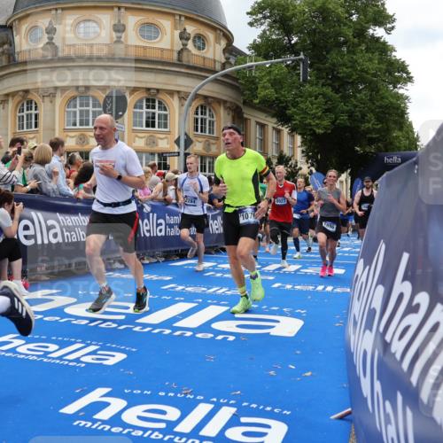 29.06.2025 - hella hamburg halbmarathon Strokosch-Dieckow http://msf.ph/oto/8285096 29.06.2025 10:47:35 Ziel 1070, 1320, 1592, 1696, 2284, 2708, 2953, 3304, 5889, 6009, 7962, 8023, 8234, 8852, 8927, 10969, 10988, 11021, 11283, 12870, 13223, 13303, 13948, 14618, 14619, 15451, 15478, 15479, 16205, 17846, 17905, 18104, 18970, 19181 meine-sportfotos.de