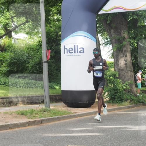 29.06.2025 - hella hamburg halbmarathon KatJ http://msf.ph/oto/8285097 29.06.2025 10:11:29 Zwischen KM18-KM19 12373, 6530 meine-sportfotos.de