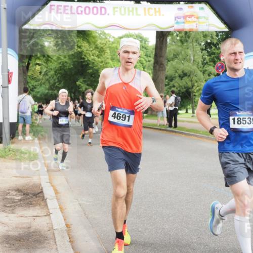 29.06.2025 - hella hamburg halbmarathon MichiJ http://msf.ph/oto/8285133 29.06.2025 10:32:47 Zwischen KM18-KM19 1057, 1391, 1902, 4691, 5648, 6903, 7710, 12159, 17912, 18539 meine-sportfotos.de