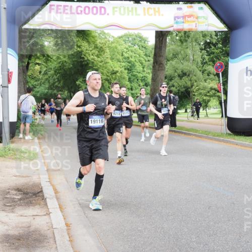 29.06.2025 - hella hamburg halbmarathon MichiJ http://msf.ph/oto/8285236 29.06.2025 10:32:49 Zwischen KM18-KM19 1057, 1391, 1902, 4691, 5648, 6575, 7710, 8218, 12159, 16316, 17912, 18539, 19116 meine-sportfotos.de