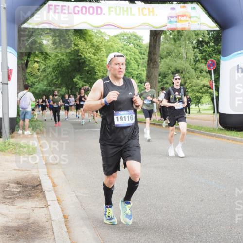 29.06.2025 - hella hamburg halbmarathon MichiJ http://msf.ph/oto/8285254 29.06.2025 10:32:49 Zwischen KM18-KM19 1057, 1391, 1902, 4691, 5648, 6575, 7710, 8218, 12159, 16316, 17912, 18539, 19116 meine-sportfotos.de
