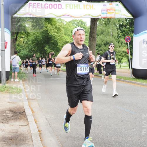 29.06.2025 - hella hamburg halbmarathon MichiJ http://msf.ph/oto/8285260 29.06.2025 10:32:49 Zwischen KM18-KM19 1057, 1391, 1902, 4691, 5648, 6575, 7710, 8218, 12159, 16316, 17912, 18539, 19116 meine-sportfotos.de