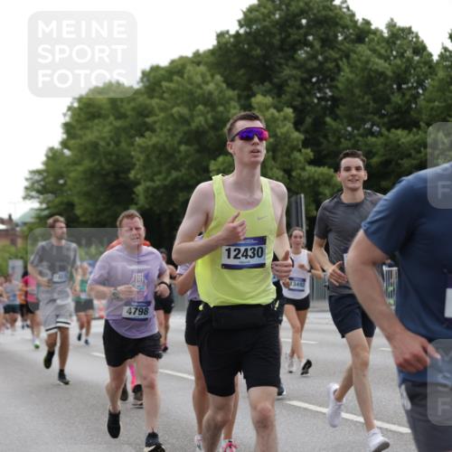29.06.2025 - hella hamburg halbmarathon Jannik Wohlers http://msf.ph/oto/8285262 29.06.2025 10:35:33 Lombardsbrücke 1036, 1108, 1183, 1775, 2352, 2520, 2811, 2827, 2870, 3401, 3598, 3877, 3990, 4326, 4413, 4798, 6021, 6184, 6845, 7304, 8333, 8356, 8947, 9432, 9744, 10047, 10119, 10567, 11187, 11198, 11979, 12097, 12342, 12408, 12430, 12869, 13318, 13492, 13602, 14134, 14189, 14249, 14955, 15248, 15281, 15612, 15827, 15830, 16487, 16570, 16571, 17635, 17817, 18541, 18570, 18688 meine-sportfotos.de