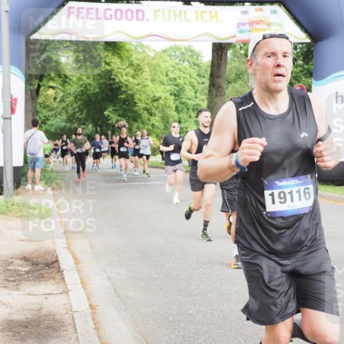 29.06.2025 - hella hamburg halbmarathon MichiJ http://msf.ph/oto/8285331 29.06.2025 10:32:50 Zwischen KM18-KM19 1057, 1391, 1902, 4691, 5648, 6575, 8218, 12154, 12159, 13996, 14351, 15334, 16316, 17912, 18539, 19116 meine-sportfotos.de