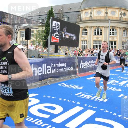29.06.2025 - hella hamburg halbmarathon Michael Strokosch http://msf.ph/oto/8285334 29.06.2025 10:55:22 Ziel 4189, 5287, 5643, 6723, 6891, 8487, 8973, 10188, 10263, 11184, 12526, 13236, 13470, 16521, 16985, 18290, 18380, 18531 meine-sportfotos.de