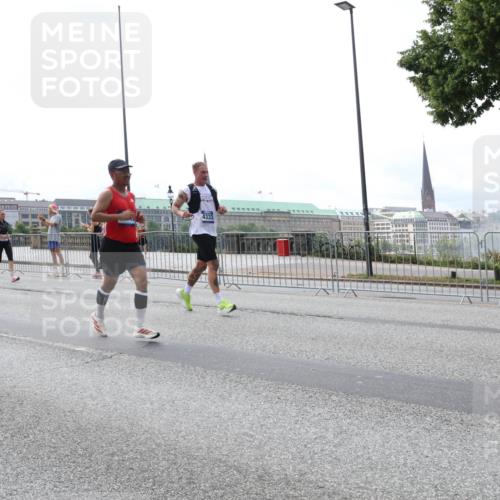 29.06.2025 - hella hamburg halbmarathon Lena Gebhardt http://msf.ph/oto/8285340 29.06.2025 10:35:34 Lombardsbrücke 531, 1108, 1336, 1497, 1717, 1730, 1786, 1821, 2001, 2198, 2352, 2376, 2425, 2751, 2787, 2811, 2827, 3243, 3828, 3958, 4333, 4564, 4703, 4704, 4902, 4965, 5027, 5147, 5240, 5531, 5793, 6021, 6029, 6189, 6365, 6381, 6471, 6746, 6803, 6859, 6867, 7267, 7304, 7382, 7927, 8249, 8296, 8333, 8567, 9342, 9470, 9803, 9806, 9819, 10393, 10531, 10565, 10652, 11233, 11320, 11359, 11565, 11838, 11839, 11886, 12026, 12062, 12326, 12408 meine-sportfotos.de