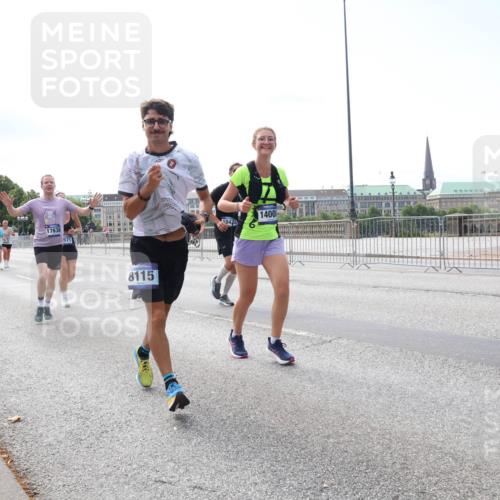 29.06.2025 - hella hamburg halbmarathon Lena Gebhardt http://msf.ph/oto/8285347 29.06.2025 10:11:45 Lombardsbrücke 1328, 1531, 1866, 1992, 3363, 3837, 4227, 5379, 5605, 7571, 8115, 8368, 8807, 8810, 9119, 9191, 9428, 10042, 10372, 10409, 10428, 11321, 11507, 11537, 11755, 11917, 12286, 12473, 13177, 13203, 13542, 13603, 13939, 13958, 14008, 14149, 14384, 15797, 15945, 16383, 17080, 17638, 17774, 17787, 17866, 18261, 18278, 18382, 18395, 19172 meine-sportfotos.de