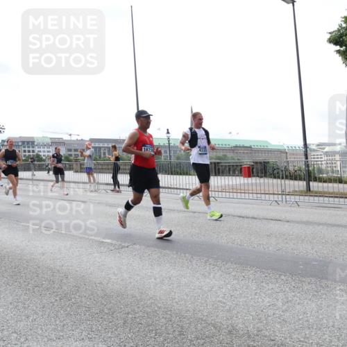 29.06.2025 - hella hamburg halbmarathon Lena Gebhardt http://msf.ph/oto/8285384 29.06.2025 10:35:34 Lombardsbrücke 12019, 10531, 16710, 4333, 1108, 1336, 1497, 1717, 1730, 1786, 1821, 2001, 2198, 2352, 2376, 2425, 2751, 2787, 2811, 2827, 3243, 3828, 3958, 4333, 4564, 4703, 4704, 4902, 4965, 5027, 5147, 5240, 5531, 5793, 6021, 6029, 6189, 6365, 6381, 6471, 6746, 6803, 6859, 6867, 7267, 7304, 7382, 7927, 8249, 8296, 8333, 8567, 9342, 9470, 9803, 9806, 9819, 10393, 10531, 10565, 10652, 11233, 11320, 11359, 11565, 11838, 11839, 11886, 12026, 12062, 12326, 12408 meine-sportfotos.de