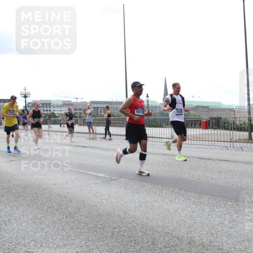 29.06.2025 - hella hamburg halbmarathon Lena Gebhardt http://msf.ph/oto/8285417 29.06.2025 10:35:34 Lombardsbrücke 12019, 10531, 16710, 4333, 1108, 1336, 1497, 1717, 1730, 1786, 1821, 2001, 2198, 2352, 2376, 2425, 2751, 2787, 2811, 2827, 3243, 3828, 3958, 4333, 4564, 4703, 4704, 4902, 4965, 5027, 5147, 5240, 5531, 5793, 6021, 6029, 6189, 6365, 6381, 6471, 6746, 6803, 6859, 6867, 7267, 7304, 7382, 7927, 8249, 8296, 8333, 8567, 9342, 9470, 9803, 9806, 9819, 10393, 10531, 10565, 10652, 11233, 11320, 11359, 11565, 11838, 11839, 11886, 12026, 12062, 12326, 12408 meine-sportfotos.de