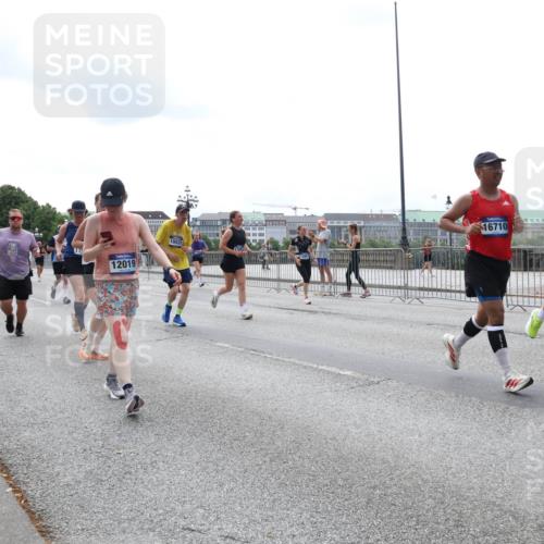 29.06.2025 - hella hamburg halbmarathon Lena Gebhardt http://msf.ph/oto/8285445 29.06.2025 10:35:34 Lombardsbrücke 17, 12019, 10531, 16710, 4333, 1108, 1336, 1497, 1717, 1730, 1786, 1821, 2001, 2198, 2352, 2376, 2425, 2751, 2787, 2811, 2827, 3243, 3828, 3958, 4333, 4564, 4703, 4704, 4902, 4965, 5027, 5147, 5240, 5531, 5793, 6021, 6029, 6189, 6365, 6381, 6471, 6746, 6803, 6859, 6867, 7267, 7304, 7382, 7927, 8249, 8296, 8333, 8567, 9342, 9470, 9803, 9806, 9819, 10393, 10531, 10565, 10652, 11233, 11320, 11359, 11565, 11838, 11839, 11886, 12026, 12062, 12326, 12408 meine-sportfotos.de