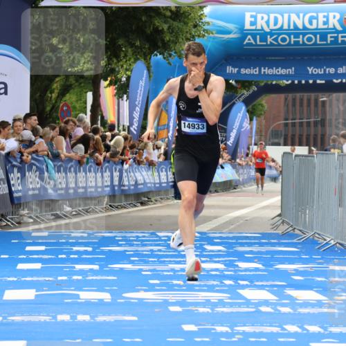 29.06.2025 - hella hamburg halbmarathon Strokosch-Dieckow http://msf.ph/oto/8285448 29.06.2025 10:21:17 Ziel 14933 meine-sportfotos.de