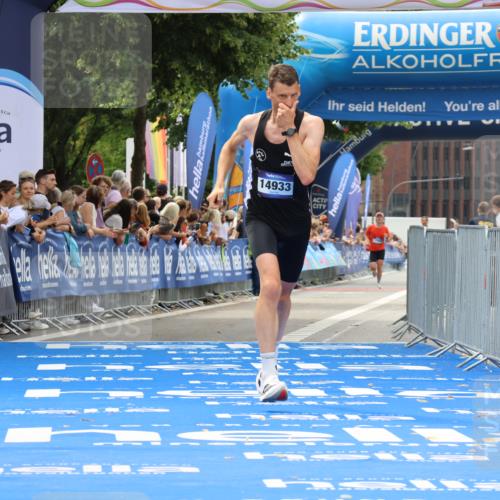 29.06.2025 - hella hamburg halbmarathon Strokosch-Dieckow http://msf.ph/oto/8285489 29.06.2025 10:21:17 Ziel 14933 meine-sportfotos.de