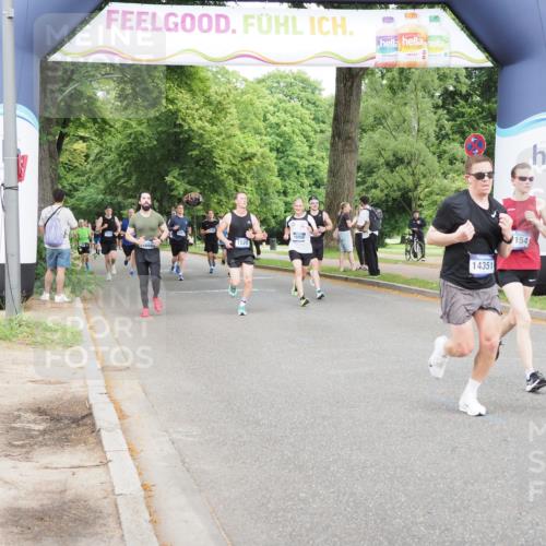 29.06.2025 - hella hamburg halbmarathon MichiJ http://msf.ph/oto/8285491 29.06.2025 10:32:52 Zwischen KM18-KM19 1391, 1520, 4691, 5648, 6575, 8218, 12154, 12159, 13996, 14351, 15334, 15666, 16316, 18539, 19116 meine-sportfotos.de