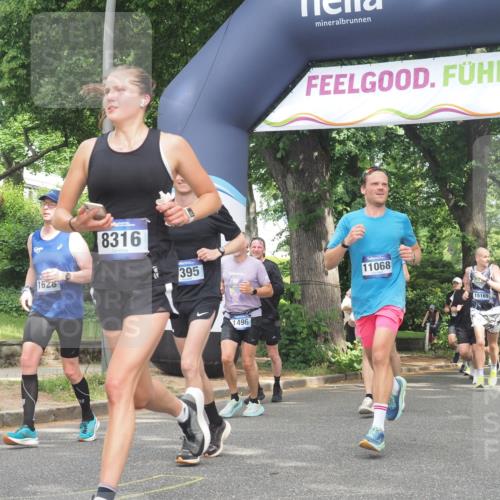 29.06.2025 - hella hamburg halbmarathon KatJ http://msf.ph/oto/8285502 29.06.2025 10:41:24 Zwischen KM18-KM19 1496, 1628, 6938, 7395, 8316 meine-sportfotos.de