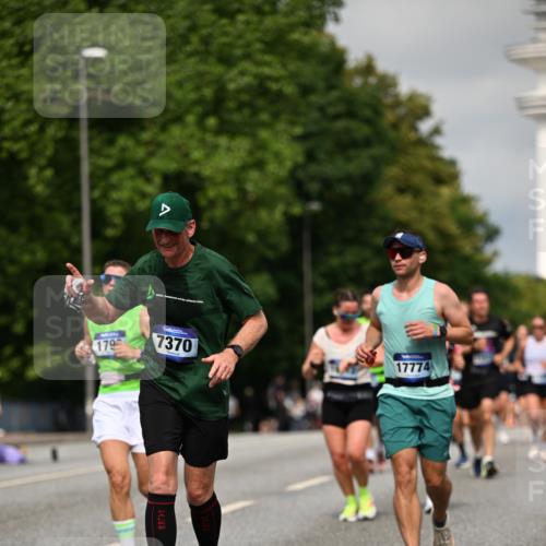 29.06.2025 - hella hamburg halbmarathon Dr. Thomas Lammeyer http://msf.ph/oto/8285505 29.06.2025 10:15:57 Kennedybrücke 1062, 1790, 2661, 3746, 3837, 4499, 6966, 7370, 7474, 8206, 8207, 8368, 9119, 9253, 9254, 9405, 10042 meine-sportfotos.de
