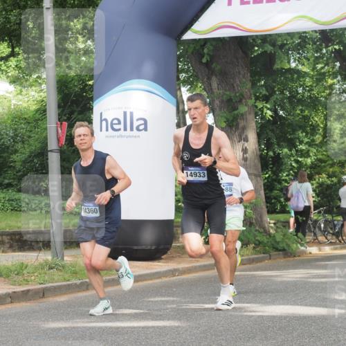 29.06.2025 - hella hamburg halbmarathon KatJ http://msf.ph/oto/8285515 29.06.2025 10:11:31 Zwischen KM18-KM19 6530 meine-sportfotos.de
