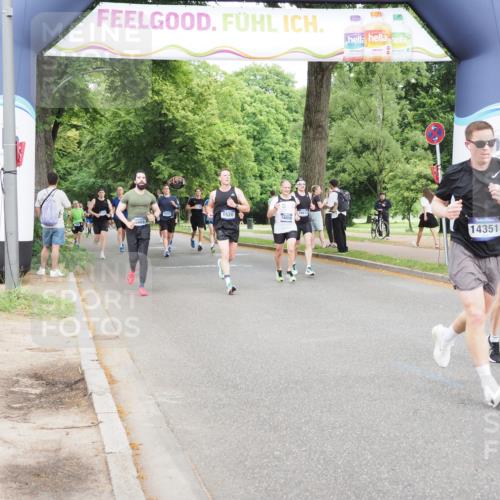 29.06.2025 - hella hamburg halbmarathon MichiJ http://msf.ph/oto/8285517 29.06.2025 10:32:52 Zwischen KM18-KM19 1391, 1520, 4691, 5648, 6575, 8218, 12154, 12159, 13996, 14351, 15334, 15666, 16316, 18539, 19116 meine-sportfotos.de