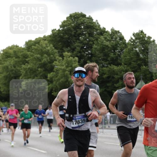 29.06.2025 - hella hamburg halbmarathon Jannik Wohlers http://msf.ph/oto/8285532 29.06.2025 10:35:36 Lombardsbrücke 1008, 1010, 1036, 1108, 1183, 1775, 1780, 2352, 2520, 2811, 2827, 2870, 3401, 3598, 3877, 3990, 4326, 4413, 4798, 5666, 6184, 6845, 6896, 7086, 7275, 7304, 8356, 8947, 9432, 9744, 10047, 10119, 11187, 11198, 11979, 12342, 12430, 12869, 13492, 13600, 13602, 14134, 14189, 14249, 14251, 14955, 15075, 15078, 15248, 15281, 15612, 15827, 15830, 15876, 16570, 16571, 17635, 18541, 18688 meine-sportfotos.de