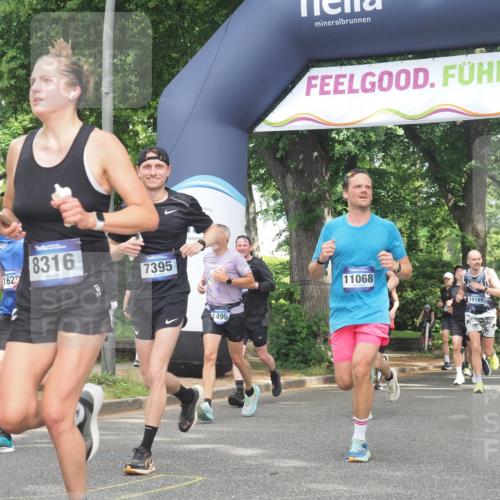 29.06.2025 - hella hamburg halbmarathon KatJ http://msf.ph/oto/8285538 29.06.2025 10:41:24 Zwischen KM18-KM19 1496, 1628, 6938, 7395, 8316 meine-sportfotos.de