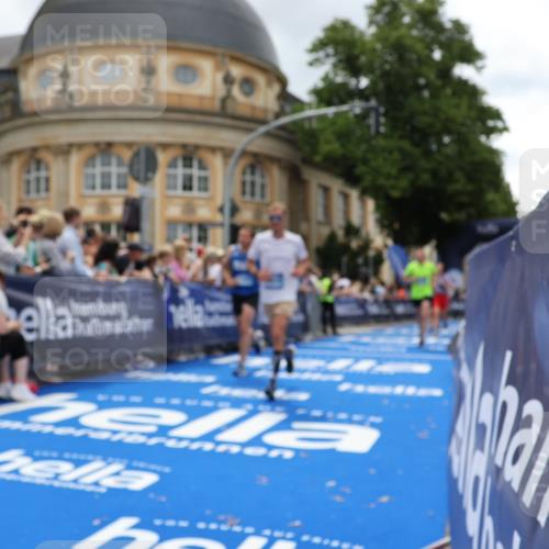 29.06.2025 - hella hamburg halbmarathon Strokosch-Dieckow http://msf.ph/oto/8285540 29.06.2025 10:47:44 Ziel 2340, 2708, 5915, 6836, 7962, 8564, 10988, 11283, 11961, 12679, 13948, 14383, 15478, 16205, 17229, 18356, 18430, 18836 meine-sportfotos.de