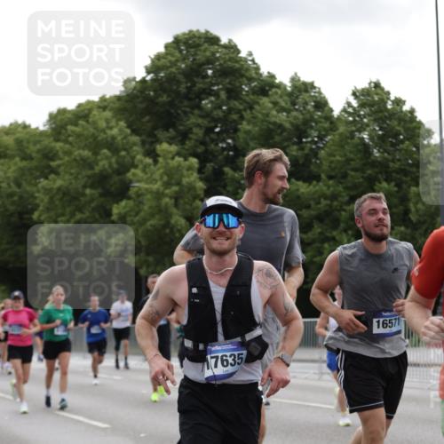 29.06.2025 - hella hamburg halbmarathon Jannik Wohlers http://msf.ph/oto/8285586 29.06.2025 10:35:36 Lombardsbrücke 1008, 1010, 1036, 1108, 1183, 1775, 1780, 2352, 2520, 2811, 2827, 2870, 3401, 3598, 3877, 3990, 4326, 4413, 4798, 5666, 6184, 6845, 6896, 7086, 7275, 7304, 8356, 8947, 9432, 9744, 10047, 10119, 11187, 11198, 11979, 12342, 12430, 12869, 13492, 13600, 13602, 14134, 14189, 14249, 14251, 14955, 15075, 15078, 15248, 15281, 15612, 15827, 15830, 15876, 16570, 16571, 17635, 18541, 18688 meine-sportfotos.de
