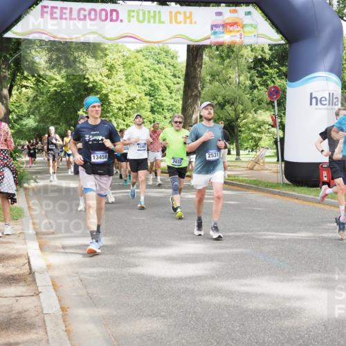 29.06.2025 - hella hamburg halbmarathon MichiJ http://msf.ph/oto/8285600 29.06.2025 10:58:55 Zwischen KM18-KM19 2032, 2531, 2961, 6518, 7941, 8274, 10443, 12467, 13458, 13951, 14999, 15352, 18320 meine-sportfotos.de