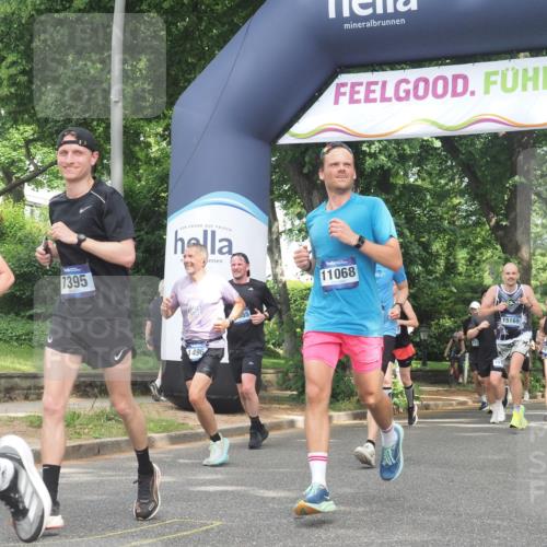 29.06.2025 - hella hamburg halbmarathon KatJ http://msf.ph/oto/8285622 29.06.2025 10:41:24 Zwischen KM18-KM19 1496, 1628, 6938, 7395, 8316 meine-sportfotos.de