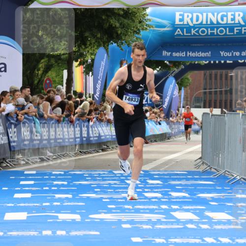 29.06.2025 - hella hamburg halbmarathon Strokosch-Dieckow http://msf.ph/oto/8285649 29.06.2025 10:21:17 Ziel 14933 meine-sportfotos.de