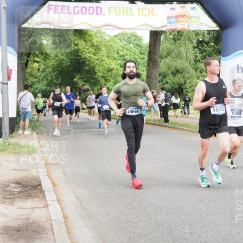 29.06.2025 - hella hamburg halbmarathon MichiJ http://msf.ph/oto/8285664 29.06.2025 10:32:54 Zwischen KM18-KM19 1520, 4691, 6575, 8218, 12154, 13123, 13996, 14351, 15334, 15666, 16316, 18513, 18539, 19116 meine-sportfotos.de