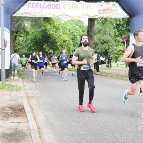 29.06.2025 - hella hamburg halbmarathon MichiJ http://msf.ph/oto/8285667 29.06.2025 10:32:55 Zwischen KM18-KM19 1520, 6575, 8218, 10313, 12154, 13123, 13996, 14351, 15334, 15666, 16316, 18513, 19116 meine-sportfotos.de