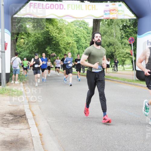 29.06.2025 - hella hamburg halbmarathon MichiJ http://msf.ph/oto/8285675 29.06.2025 10:32:55 Zwischen KM18-KM19 1520, 6575, 8218, 10313, 12154, 13123, 13996, 14351, 15334, 15666, 16316, 18513, 19116 meine-sportfotos.de