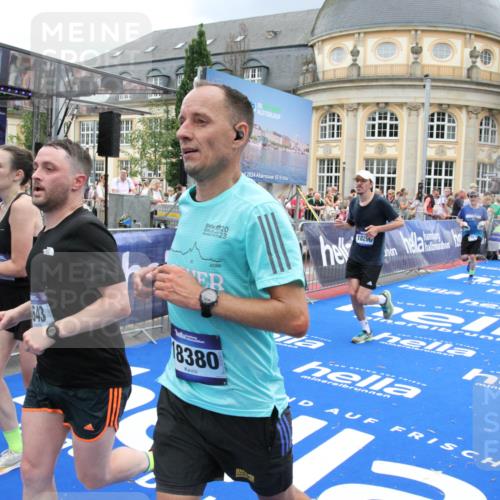 29.06.2025 - hella hamburg halbmarathon Michael Strokosch http://msf.ph/oto/8285690 29.06.2025 10:55:25 Ziel 1130, 2771, 4189, 5287, 5643, 6723, 6938, 8487, 10263, 11184, 12526, 13234, 13236, 13470, 16985, 17603, 17940, 18290, 18380, 18531 meine-sportfotos.de