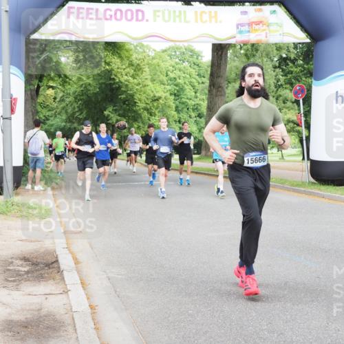 29.06.2025 - hella hamburg halbmarathon MichiJ http://msf.ph/oto/8285691 29.06.2025 10:32:55 Zwischen KM18-KM19 1520, 6575, 8218, 10313, 12154, 13123, 13996, 14351, 15334, 15666, 16316, 18513, 19116 meine-sportfotos.de