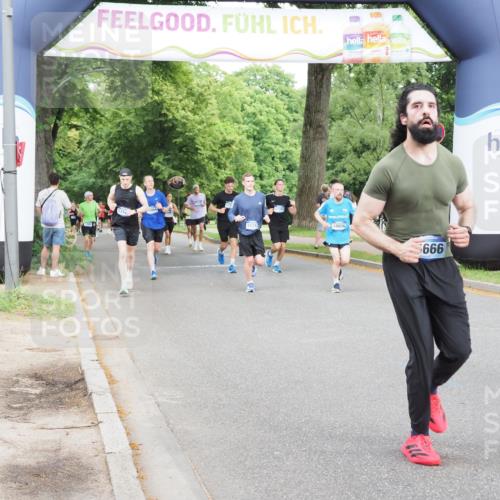 29.06.2025 - hella hamburg halbmarathon MichiJ http://msf.ph/oto/8285733 29.06.2025 10:32:55 Zwischen KM18-KM19 1520, 6575, 8218, 10313, 12154, 13123, 13996, 14351, 15334, 15666, 16316, 18513, 19116 meine-sportfotos.de