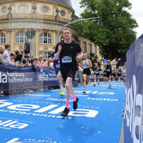 29.06.2025 - hella hamburg halbmarathon Strokosch-Dieckow http://msf.ph/oto/8285748 29.06.2025 10:47:53 Ziel 1604, 1613, 2340, 4528, 4601, 5022, 6377, 6836, 8564, 11961, 12808, 14383, 14730, 15333, 16766, 17451, 18206, 18356, 18836, 18922, 19198 meine-sportfotos.de