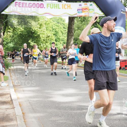 29.06.2025 - hella hamburg halbmarathon MichiJ http://msf.ph/oto/8285782 29.06.2025 10:58:58 Zwischen KM18-KM19 1379, 2032, 2531, 2961, 7941, 8274, 8673, 10442, 10443, 12467, 13212, 13458, 13951, 14999, 15051, 15352 meine-sportfotos.de