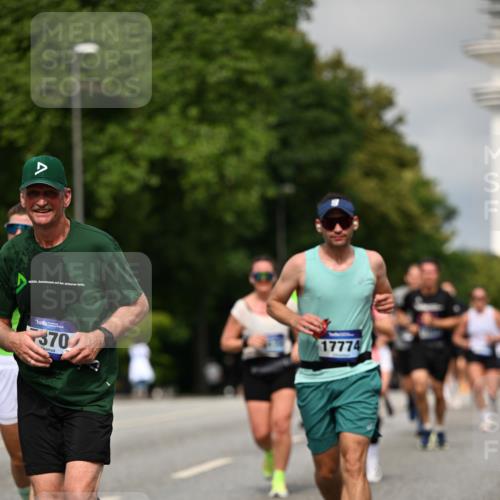 29.06.2025 - hella hamburg halbmarathon Dr. Thomas Lammeyer http://msf.ph/oto/8285788 29.06.2025 10:15:58 Kennedybrücke 1062, 1790, 2661, 3746, 3837, 4499, 6966, 7370, 7474, 8206, 8207, 8368, 9119, 9253, 9254, 9405 meine-sportfotos.de
