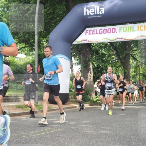 29.06.2025 - hella hamburg halbmarathon KatJ http://msf.ph/oto/8285836 29.06.2025 10:41:25 Zwischen KM18-KM19 1496, 1628, 2561, 7395, 8316 meine-sportfotos.de