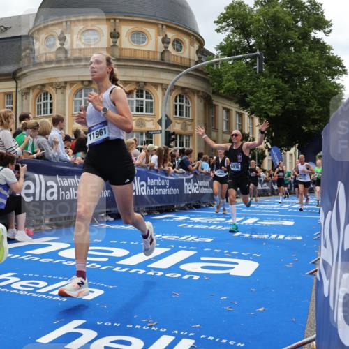 29.06.2025 - hella hamburg halbmarathon Strokosch-Dieckow http://msf.ph/oto/8285859 29.06.2025 10:47:54 Ziel 1604, 1613, 4528, 4601, 5022, 6377, 6836, 8564, 11961, 12808, 14383, 14730, 15333, 16766, 17451, 18206, 18356, 18836, 18922, 19198 meine-sportfotos.de