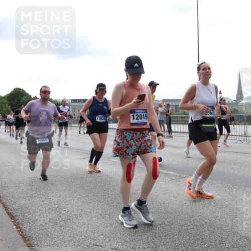 29.06.2025 - hella hamburg halbmarathon Lena Gebhardt http://msf.ph/oto/8285868 29.06.2025 10:35:36 Lombardsbrücke 1179, 4965, 17935, 12019, 967, 1108, 1336, 1717, 1730, 1786, 1821, 2001, 2198, 2352, 2376, 2425, 2751, 2787, 2811, 2827, 3243, 3598, 3828, 3958, 3990, 4333, 4564, 4703, 4704, 4902, 4965, 5027, 5147, 5240, 5531, 5793, 6021, 6029, 6189, 6365, 6381, 6471, 6746, 6845, 6859, 6867, 7267, 7304, 7382, 7927, 8249, 8296, 8333, 8567, 9342, 9470, 9803, 9806, 9819, 10393, 10531, 10565, 10652, 11233, 11320, 11359, 11565, 11838, 11839, 11886, 12026, 12062, 12326, 12408 meine-sportfotos.de