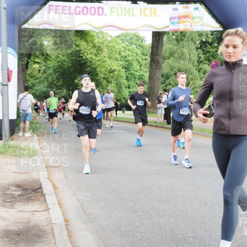 29.06.2025 - hella hamburg halbmarathon MichiJ http://msf.ph/oto/8285877 29.06.2025 10:32:57 Zwischen KM18-KM19 1520, 10064, 10313, 12154, 13123, 13996, 14351, 15334, 15666, 17381, 17382, 18513, 18806 meine-sportfotos.de