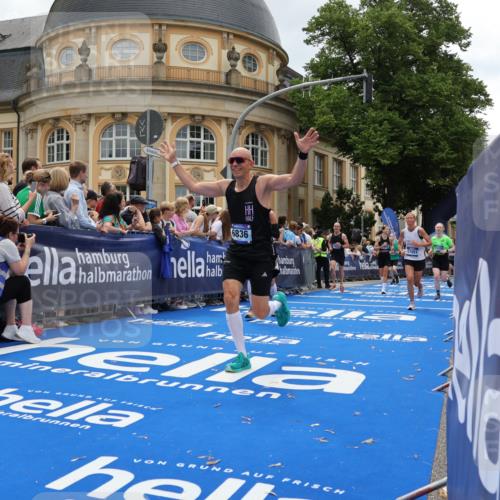 29.06.2025 - hella hamburg halbmarathon Strokosch-Dieckow http://msf.ph/oto/8285905 29.06.2025 10:47:55 Ziel 1086, 1604, 1613, 4528, 4601, 5022, 6377, 6836, 11961, 12724, 12747, 12808, 14730, 15333, 16766, 17451, 18206, 18356, 18836, 18922, 19198 meine-sportfotos.de